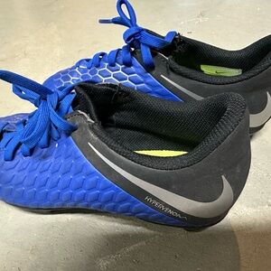 Nike Kids Blue Athletic soccer cleats Shoes